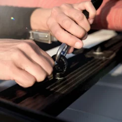 Schwarze Galvanisierte Ringschrauben / Ringmutter - Von Front Runner -Auto Verkäufe 2023 blacktiedown