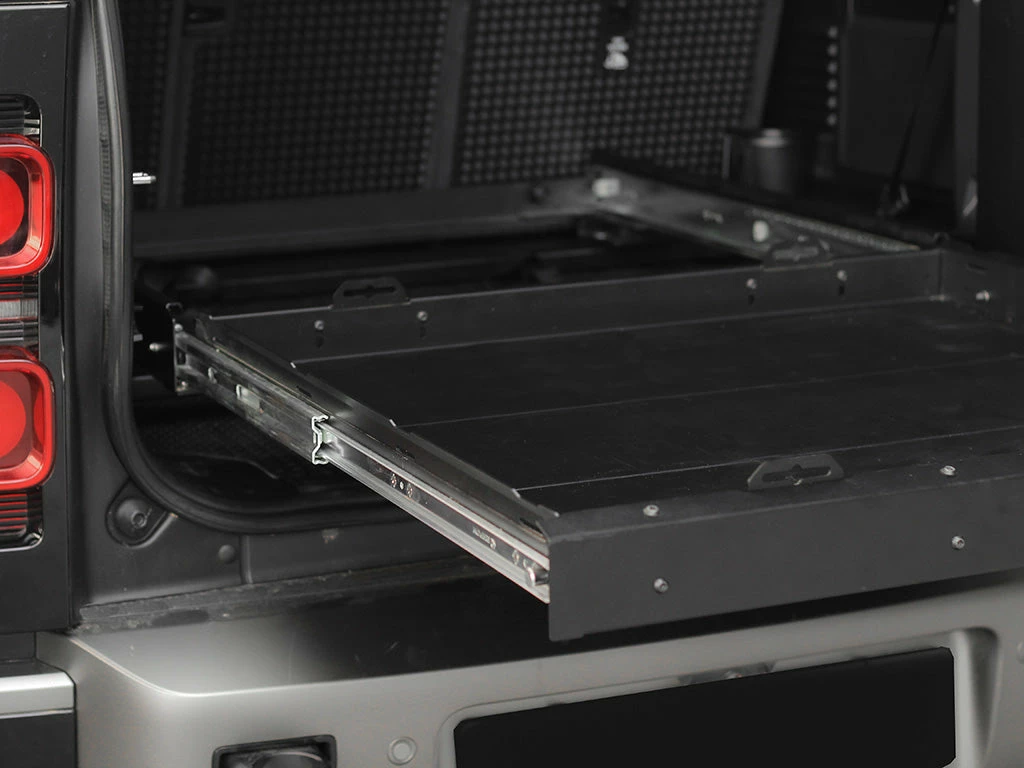 Land Rover New Defender 110 (L663) Gepäckauszug-Halterung - Von Front Runner 6 Land Rover New Defender 110 (L663) Gepäckauszug-Halterung - Von Front Runner – Bild 4