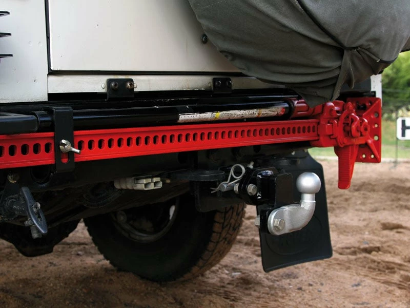 Hi-Lift Wagenheber-Halterung Für Land Rover Defender Heckstoßstange - Von Front Runner 5 Hi-Lift Wagenheber-Halterung Für Land Rover Defender Heckstoßstange - Von Front Runner – Bild 3